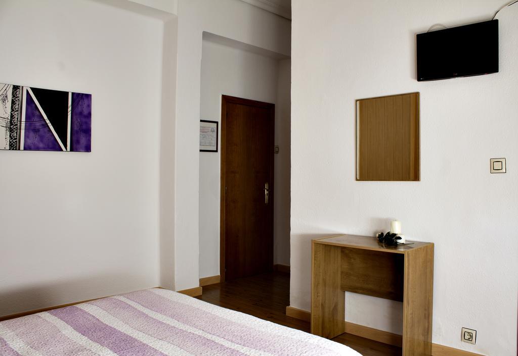 Hostal Anas Merida Exterior photo